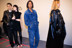 pfw_f23_backstage_isabel_marant_acielle_014.thumb.jpg.87465a649951420df154123205a7e18e.jpg