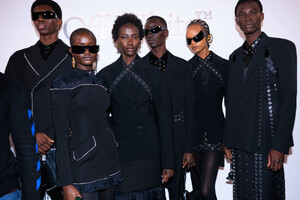 pfw_f23_backstage_offwhite_acielle_024.thumb.jpg.de4f4f78b781544c019082ba8698fcdc.jpg