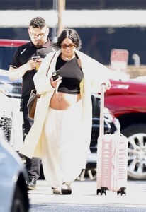 pregnant-vanessa-hudgens-at-lax-airport-in-los-angeles-03-11-2024-6.jpg