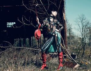 saskia-de-brauw-10-interview-june_july-2015-by-mikael-jansson.thumb.jpg.de07635d7a46974f0e1d56f23c30989f.jpg