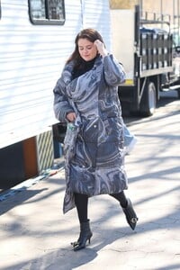 selena-gomez-only-murders-in-the-building-filming-set-03-12-2024-1.jpg