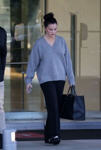 selena-gomez-outside-her-rare-beauty-offices-in-la-02-21-2024-9.jpg