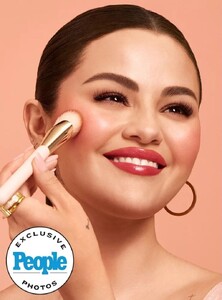 selena-gomez-rare-beauty-soft-pinch-luminous-powder-blush-2024-5.jpg