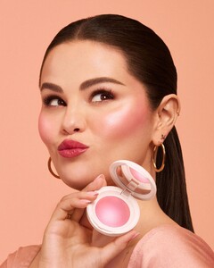 selena-gomez-rare-beauty-soft-pinch-luminous-powder-blush-2024-9.jpg