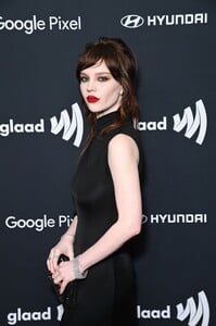 sophie-thatcher-at-35th-annual-glaad-media-awards-in-beverly-hills-03-14-2024-0.jpg