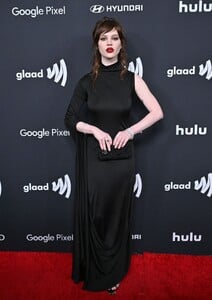 sophie-thatcher-at-35th-annual-glaad-media-awards-in-beverly-hills-03-14-2024-4.jpg