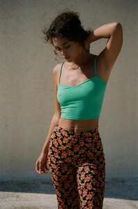 yse-crop-top-arome-exquis-vert-bermude-pantalon-hotel-a-la-plage-imprime-penelope1 (1).jpg