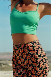 yse-crop-top-arome-exquis-vert-bermude-pantalon-hotel-a-la-plage-imprime-penelope2 (1).jpg