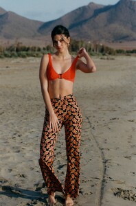 yse-maillot-de-bain-jolis-reflets-orange-tangerine-pantalon-hotel-a-la-plage1.jpg