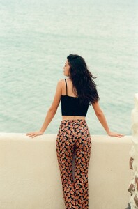 yse-pantalon-hotel-a-la-plage-imprime-penelope-crop-top-arome-exquis-noir11.jpg