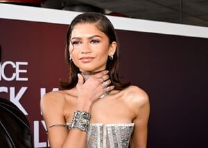 zendaya-at-essence-black-women-in-los-angeles-03-07-2024-1.jpg