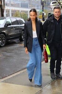 zoe-saldana-out-in-new-york-03-28-2024-5.jpg