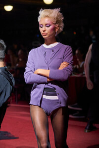 00006-vogue-world-london-fall-2023-ready-to-wear-credit-gorunway.thumb.jpg.c6be8701bacaf9329cfc703a0d843c1d.jpg