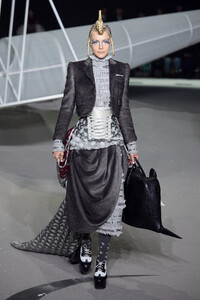 00034-thom-browne-fall-2023-ready-to-wear-credit-gorunway.thumb.jpg.ef60b87f64cd69204c00646c1d3c20ac.jpg