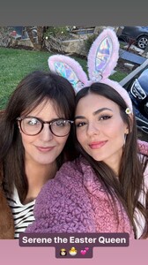 [2024.03.31] victoriajustice_3336325699684073740.jpg