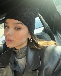 [2024.04.02] haileesteinfeld_435019492_7443372309071832_1675218212821199380_n.jpg