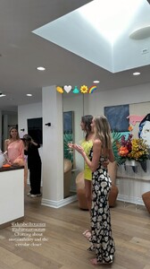 [2024.04.18] olivialamarre17-439117836_935062858359388_9164095081962929098_n.jpg