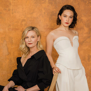 459716901_kirsten-dunst-cailee-spaeny-for-los-angeles-times-3.jpg