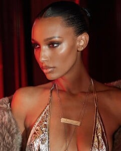 @gregswalesart @carineroitfeld (4).jpg