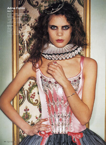 AdinaFohlin_VogueJP0503phManuelaPavesi.jpg.7750fdd427396c183355aa345efcaf13.jpg
