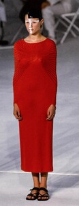 CharlotteConnoleys98chalayan-11-v27.thumb.jpg.ac1c3f41fee68d9eae5271c78e83378b.jpg