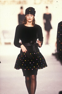 ChristianDior1987WomenFW37.thumb.jpg.7fe6418dc99a535b2aefff1cce9adaed.jpg