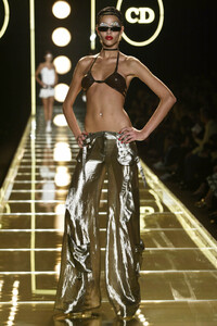 Christian Dior 2003 Women RTW 17.jpg