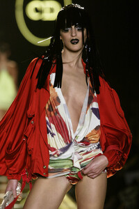 Christian Dior 2003 Women RTW 46.jpg