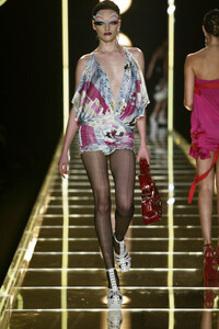 Christian Dior 2003 Women RTW 71.jpg