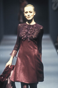 ChristianLacroix1996WomenRTW121(1).thumb.jpg.3c43081c2d51199fdf28a6a9a48a98b1.jpg