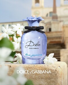 Dolce-Gabbana-Dolce-Blue-Jasmine-Eau-de-Parfum-Bottle.jpg