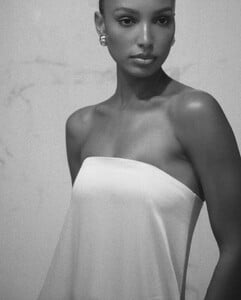 Dolled up for an evening with @esteelauder   Makeup by me. (2).jpg
