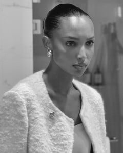 Dolled up for an evening with @esteelauder   Makeup by me. (5).jpg