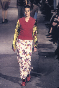 DriesVanNoten1996WomenRTW78.thumb.jpg.597ffe22b3d228d6e46892c2f2363095.jpg