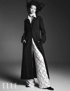 ELLE-CHINA-2022-August-2.thumb.jpg.c70a16747aafa84a556875949f49a09d.jpg