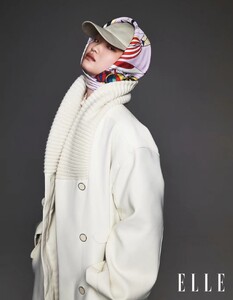 ELLE-CHINA-2022-August-8.thumb.jpg.8b9e21b921cf0eedac9938e12c2b67c5.jpg