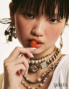GRAZIA-CHINA-3.thumb.jpg.c5b0bcccfec8306df6904f3a8539d37e.jpg