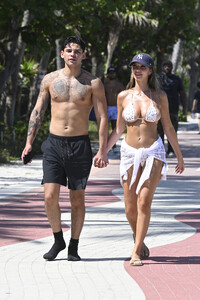 Grace_Boor_in_bikini_at_Miami_Beach_04-23-2024__31_.jpg
