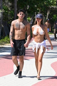Grace_Boor_in_bikini_at_Miami_Beach_04-23-2024__35_.jpg