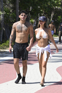 Grace_Boor_in_bikini_at_Miami_Beach_04-23-2024__36_.jpg