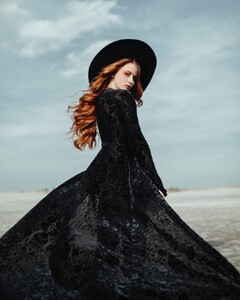 I help brands to share their vision   I am so proud of this new campaign I did for @killstar Love when clients give you freedom to create the whole set. What scene is your favorite #ShotOnCanon#jovanarikalopho (3).jpg