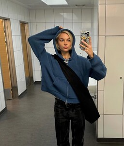 Instagram-EMILIA SILBERG @emiliasilberg  -billeder og -videoer420331165_948688923537167_7631395185061839455_n.jpg.jpg