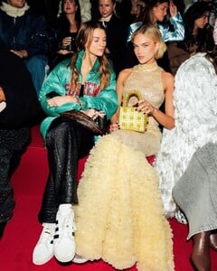 Instagram-EMILIA SILBERG @emiliasilberg  -billeder og -videoer425445408_310736154843555_4363543843360746093_n.jpg.jpg