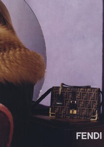 Lagerfeld_Fendi_Fall_Winter_2010_11_04.thumb.jpg.c337b0a72963a05882f108ee2a91385e.jpg