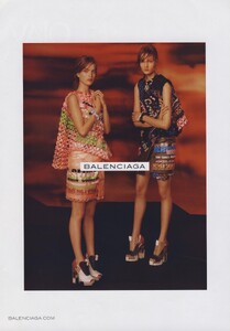 Meisel_Balenciaga_Fall_Winter_2010_11_01.thumb.jpg.3bb6a4c7ce7d20a78bcf7673a08c69a1.jpg