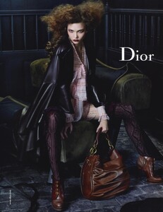 Meisel_Dior_Fall_Winter_2010_11_04.thumb.jpg.4d7b480b0756c1f694785b3da9880547.jpg