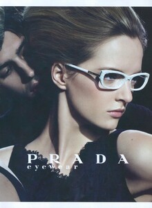 Meisel_Prada_Fall_Winter_2010_11_06.thumb.jpg.2359808ccd64219c881b3624b759f802.jpg