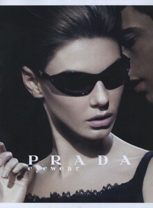 Meisel_Prada_Fall_Winter_2010_11_08.thumb.jpg.6e5439d242f061b9209c29883ce96ae2.jpg