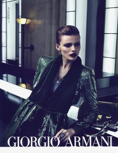 Mert__Marcus_Giorgio_Armani_Fall_Winter_2010_11_06.thumb.jpg.29d1b58f9269b743f98ded0b8554ef90.jpg