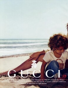 Mert__Marcus_Gucci_Children_Fall_Winter_2010_11_03.thumb.jpg.3c1b114d4df860213af68b5c520d9719.jpg